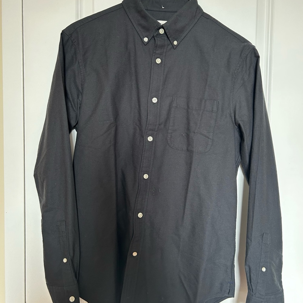 Club Monaco men’s heavy cotton black shirt with Original tags. Size M slim fit